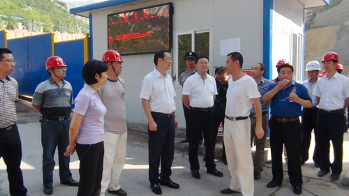 2013年中央领导到奉节滨江国际在建工程指导工作