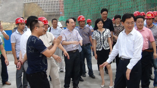 2013年中央领导到奉节滨江国际在建工程指导工作